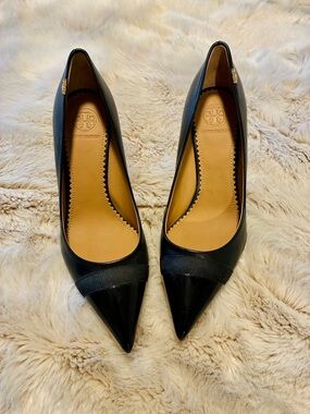 Never Worn - Tory Burch Italian Leather Pumps